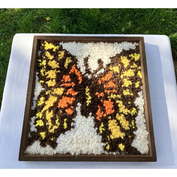 Vintage 1970s Monarch Butterfly Latch Hook, Paragon Needlecraft Shag Retro MCM - Picture 2 of 6